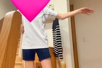 ダンスの撮影をしようとカメラを設置→踊り始めた、次の瞬間…タイミングが完璧すぎる『まさかの展開』に爆笑「不意打ちｗｗ」「可愛くて草」