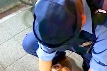 警察官に『恋』をしている犬→交番を通り過ぎようとすると…尊すぎる『相思相愛な光景』が13万再生「誰にも止められない」「他の犬の温度差ｗ」