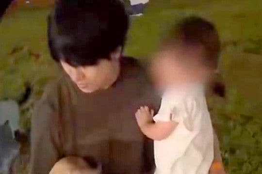 ワンコがたくさん居る場所で…『犬見知りな犬』と『勘違いしている女の子』がSNSで話題 「悪気ゼロで可愛いw」「癒やされた」と3万いいね
