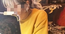 作業中、『背後』を見ると愛猫が……飼い主爆笑の『まさかの光景』が可愛すぎると７万いいね「わぁぁいいな」「されてみたいｗ」と反響