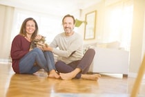高齢の保護猫を家族に迎えた夫婦が手にした「愛情と価値ある絆」　米国