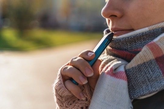 猫の前では『電子タバコ』もNGな理由3つ 起こりうるリスクや注意すべきこと
