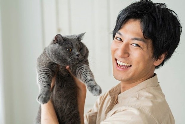 脇だけで抱っこ