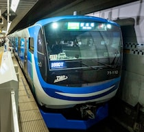 東京の臨海部結ぶりんかい線“初の世代交代”、新型車両「71-000形」の出発式