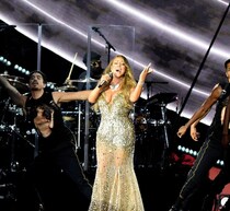 マライア・キャリー、故マイケル・ジャクソンとの“未発表デュエット曲”リリース願う