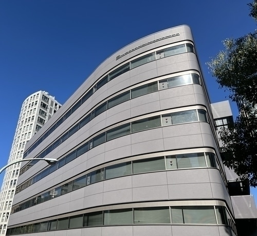 草間リチャード敬太容疑者釈放、涙ながらに頭下げ謝罪「申し訳ございませんでした」