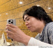 令和ロマン・くるま、異国の地で“M-1連覇”必死にアピール「僕は日本人で1番面白い」