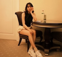 のん、美脚露わなショーパン姿に反響「色気出過ぎ」「かわいい！」