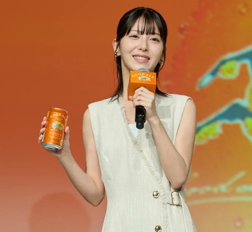 浜辺美波、生まれ変わったら“学校の先生”に挑戦したい「歴史好きだったんで」