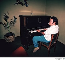 一周忌前に完成、西田敏行の名曲「もしもピアノが弾けたなら」公式MV公開