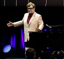 エルトン・ジョンの“眼鏡ブランド事業”が負債7億円以上、大きな財務的損失に直面