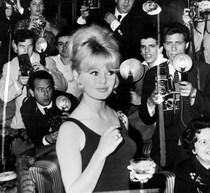 91歳ブリジット・バルドーが死亡説否定「この世に別れを告げる予定はない」