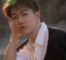 佐藤健、ハロウィンの仮装「俺がハリー・ポッターやるからマントやって」