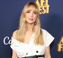 第2子出産後「何も元に戻らなかった」、ジェニファー・ローレンスが“豊胸手術”へ