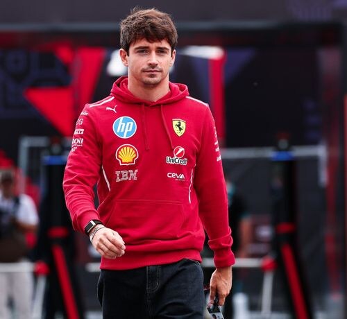 フェラーリのF1ドライバー、23歳“豪華ライフスタイル”インフルエンサーと婚約