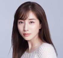 “シール帳”始めた田中みな実、新木優子と交換するつもりだけど…