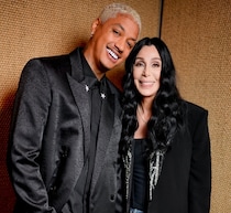 79歳の米大物女性歌手、39歳恋人との“40歳の年の差”批判を一蹴