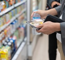 働く人たちの“ランチの実態”、コンビニ派の約8割「週3日以上通うヘビーユーザー」