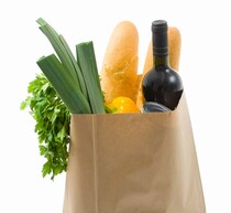 渓谷に転落した男性、脱出できず“買い物袋の食料＆ワイン”で命つなぎ止める