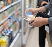 働く人たちの“ランチの実態”、コンビニ派の約8割「週3日以上通うヘビーユーザー」