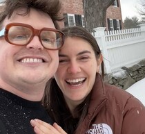 マイケル・J・フォックスの長男が結婚、家族も喜ぶ様子の“結婚式の写真”複数公開