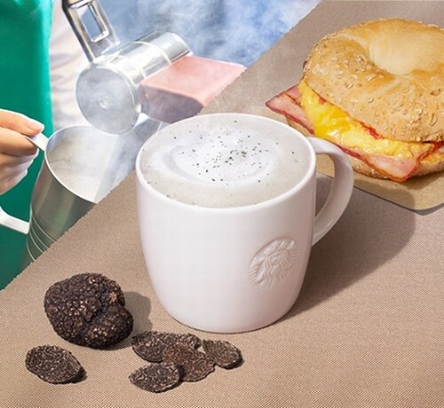 スタバ、バリスタがいれる“ふわふわカプチーノ仕立てのスープ”新登場