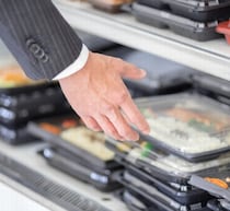 “ランチ満足度高い人”は1日ごきげん、仕事がある日の気分を左右する重要な要素に