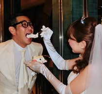 “結婚10年”ココリコ遠藤の妻が軍団山本プロデュース結婚式の写真を披露