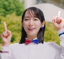 吉岡里帆、幼少期にした遊びは「木登りや虫取り、秘密基地作り、探検ごっこ…」