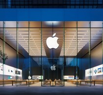 アップル、折りたたみiPhoneを“加熱で守る”特許を申請