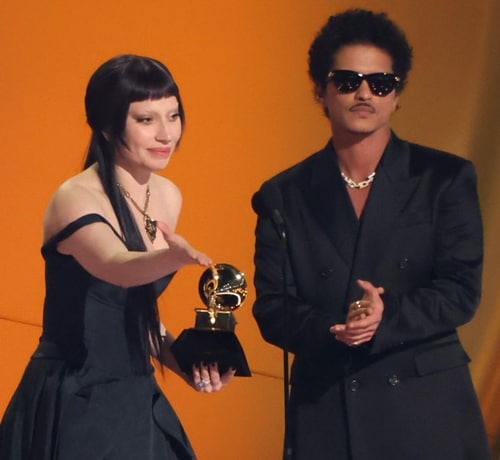 17億回再生&グラミー賞の“ブルーノ・マーズ×ガガ”デュエット曲、お蔵入り寸前だった