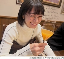 時東ぁみ、トレードマークのめがねを“外さない”理由「ヘアヌードと同じ」