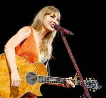 ツアー大成功のテイラー・スウィフト、スタッフに驚愕“290億円”のボーナス支給