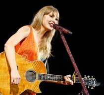 ツアー大成功のテイラー・スウィフト、スタッフに驚愕“290億円”のボーナス支給