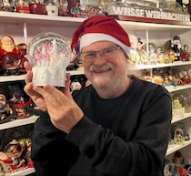 “スノードームのコレクション”世界記録を更新、1984年に1つの贈り物から始まった