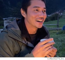 東出昌大、“冬虫夏草”に興奮「芋虫からキノコ生えているのがいっぱい！」食レポも