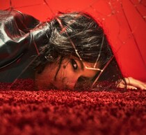 米津玄師の“紅白歌合戦出場”発表、大ヒット曲「IRIS OUT」を初パフォーマンス