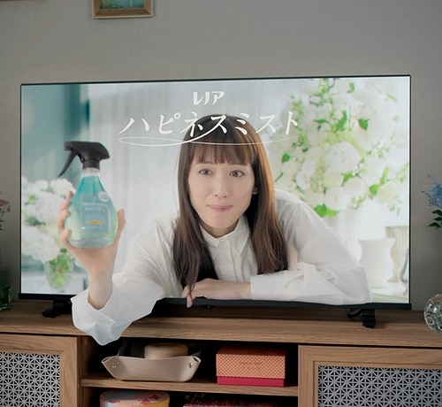 綾瀬はるか、ファブリーズと共同開発の布用スプレー“5つ星ホテルの香り”新CM