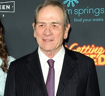 “トミー・リー・ジョーンズの娘”遺体で発見か、米メディアが報道