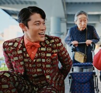 鈴木亮平、普段から“徳を積む”ためにやっていること