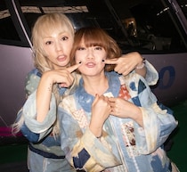 30周年のPUFFY、建設会社・NAGAKENとコラボで「これが私の生きる道」の新MV制作