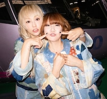 30周年のPUFFY、建設会社・NAGAKENとコラボで「これが私の生きる道」の新MV制作