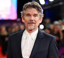 イーサン・ホークの10代娘「学校で誰もパパのことなんて気にしてない」姉のほうが有名