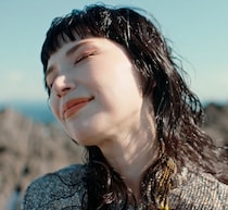 Superfly・越智志帆が出演、KANEBOの新ウェブCMが“200万再生超”の大反響