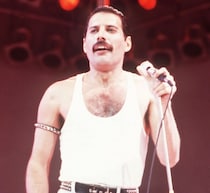 フレディ・マーキュリーの“隠し子”名乗った女性、がんのため48歳で死去