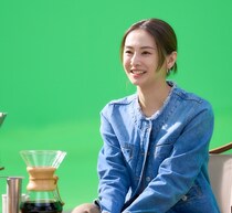北川景子「普段は財布、鍵、スマホくらいしか持ち歩いていないです」撮影中は台本も