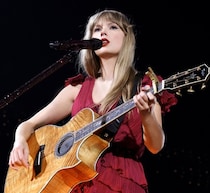 テイラー・スウィフトのヒット曲“運転中の危険性”指摘する新研究