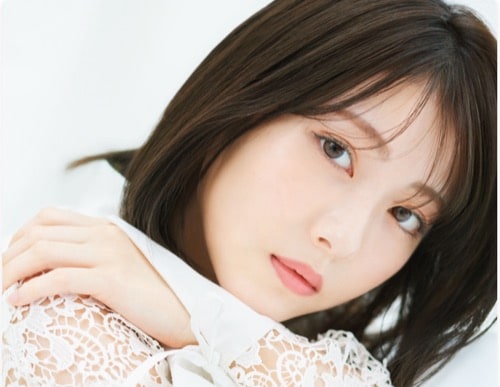 浜辺美波、恋愛禁止の学校でカップルが「いなくなっていく」