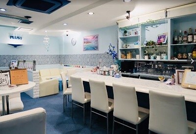 占い&Cafe Bar PLUS1