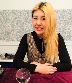 優華（ゆうか）先生